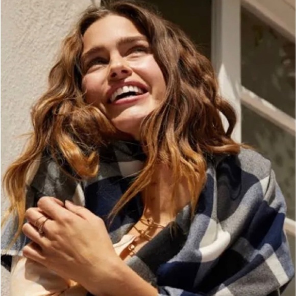 Plush Ultra Soft Plaid Scarf - Picture 2 of 9